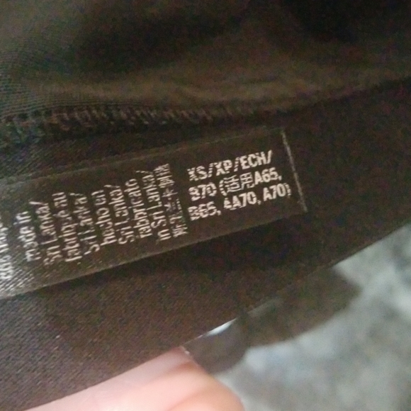 Victoria Sport Bra - Picture 7 of 8